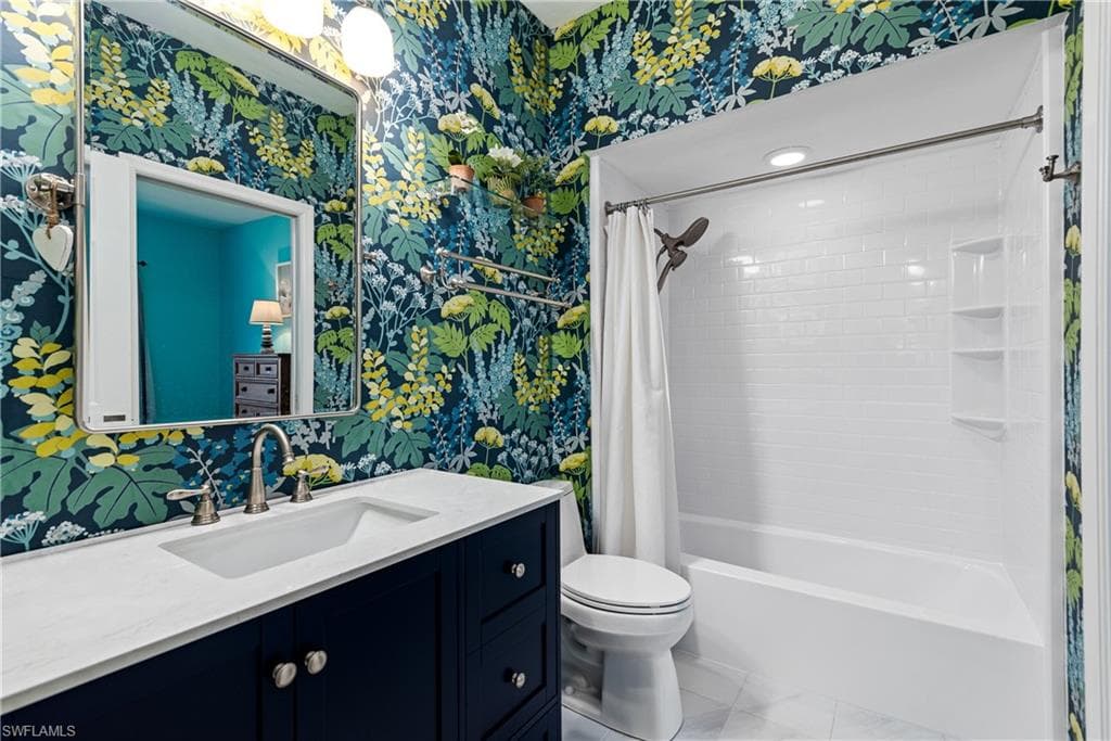 28 Golf Cottage Dr, Naples, FL 34105-25