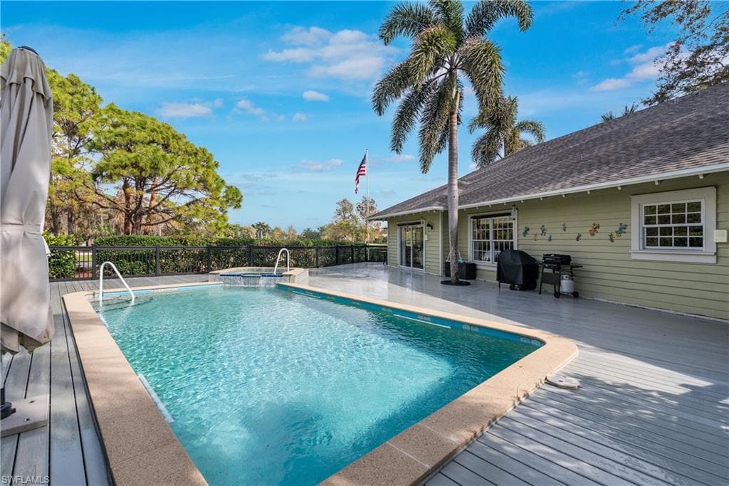 28 Golf Cottage Dr, Naples, FL 34105-28