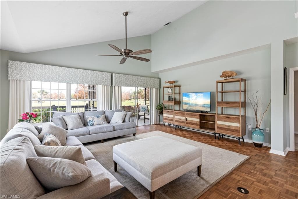 28 Golf Cottage Dr, Naples, FL 34105-6