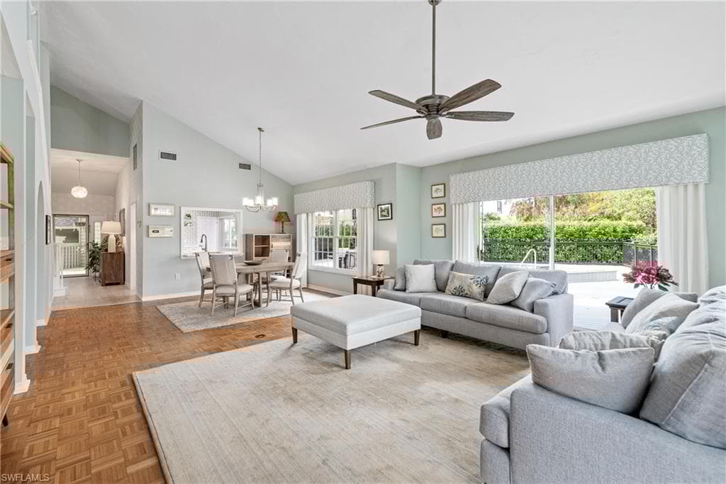 28 Golf Cottage Dr, Naples, FL 34105-8