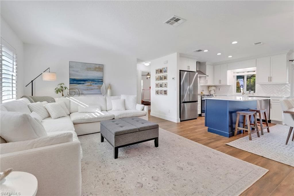 27099 Belle Rio Dr, Bonita Springs, FL 34135-10