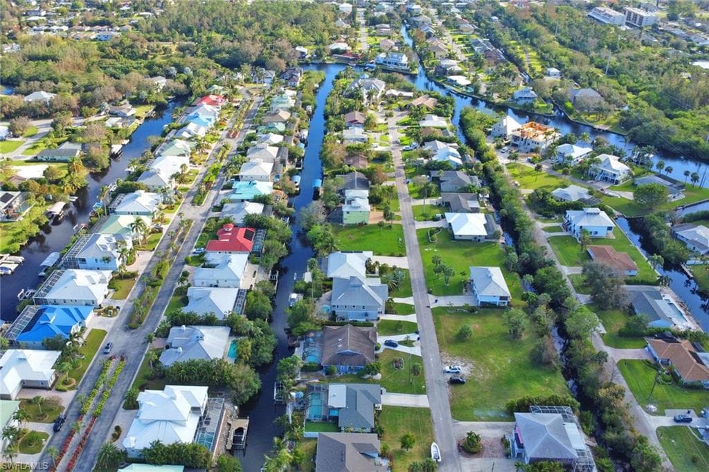 27099 Belle Rio Dr, Bonita Springs, FL 34135-33