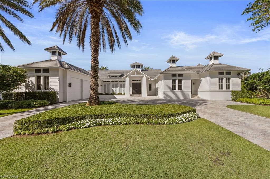299 Mermaids Bight, Naples, FL 34103-1