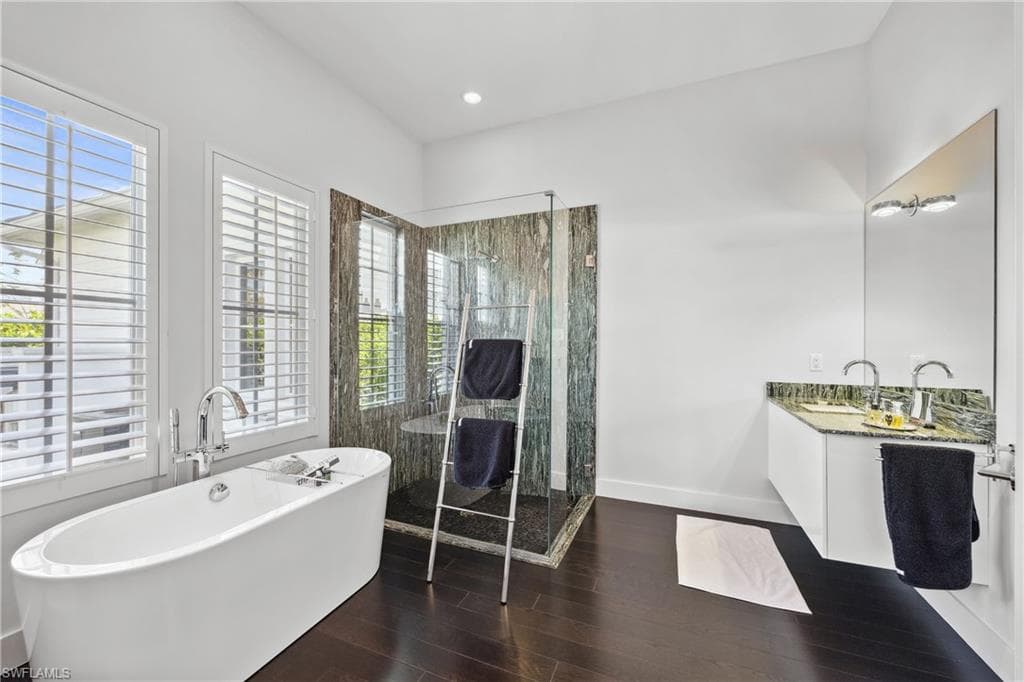 299 Mermaids Bight, Naples, FL 34103-19