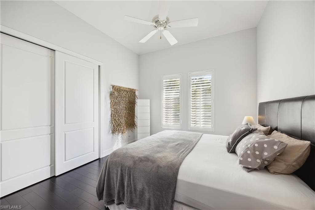 299 Mermaids Bight, Naples, FL 34103-24