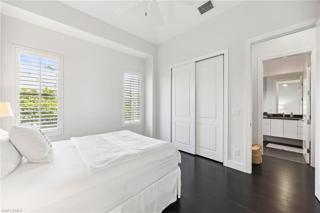 299 Mermaids Bight, Naples, FL 34103-25