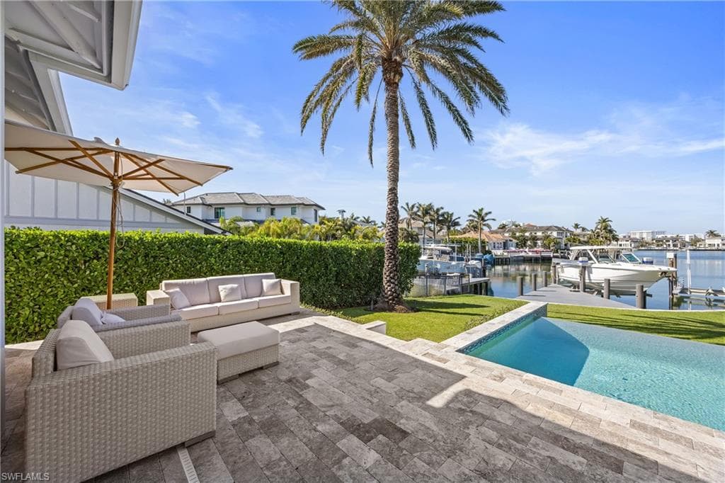 299 Mermaids Bight, Naples, FL 34103-32
