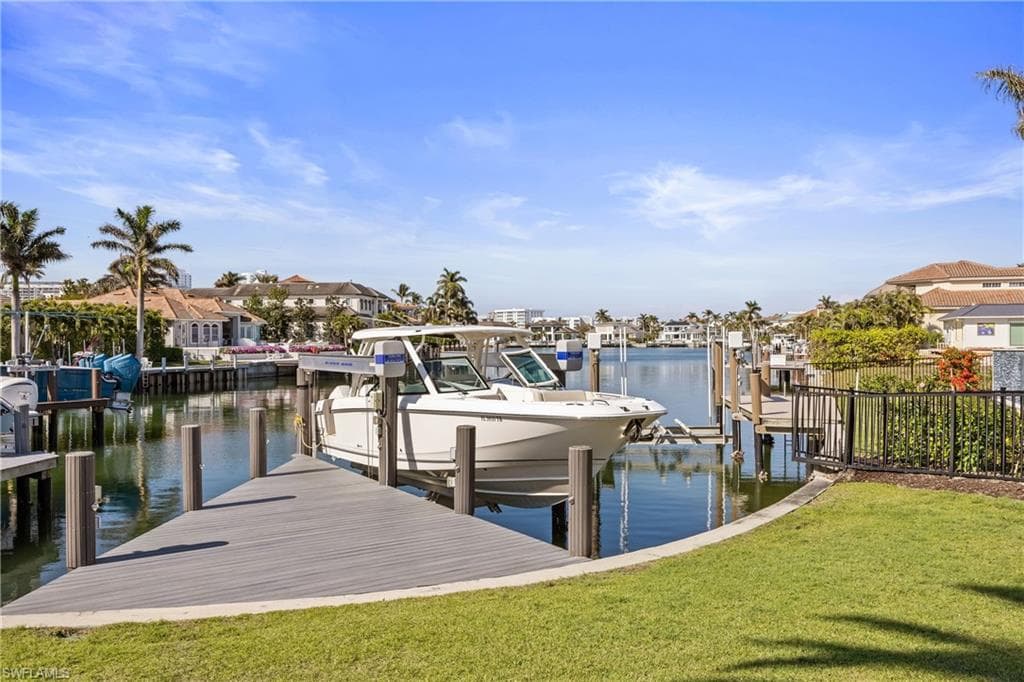 299 Mermaids Bight, Naples, FL 34103-3