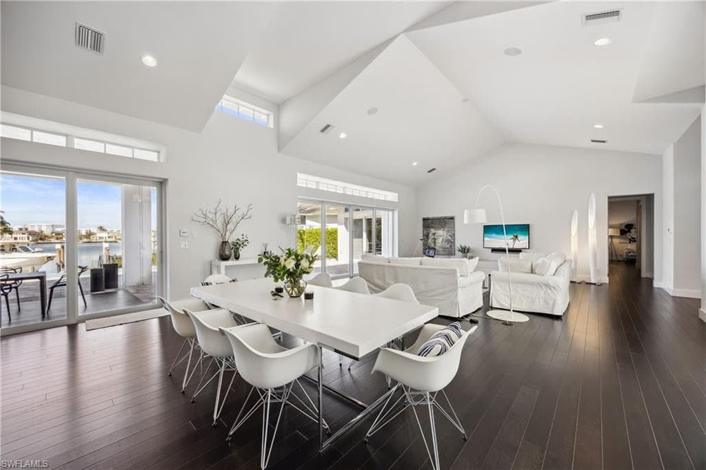 299 Mermaids Bight, Naples, FL 34103-4