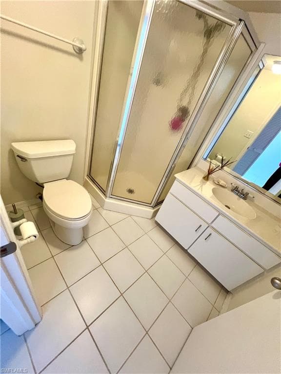 441 Quail Forest Blvd A302, Naples, FL 34105-15