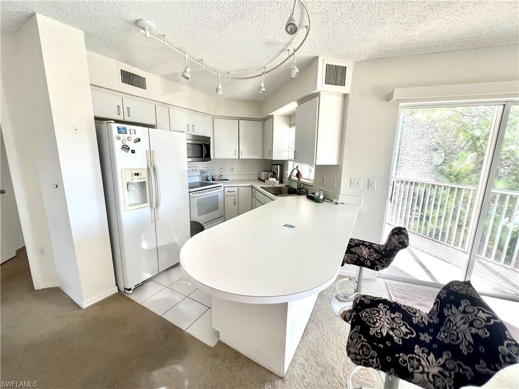 441 Quail Forest Blvd A302, Naples, FL 34105-6