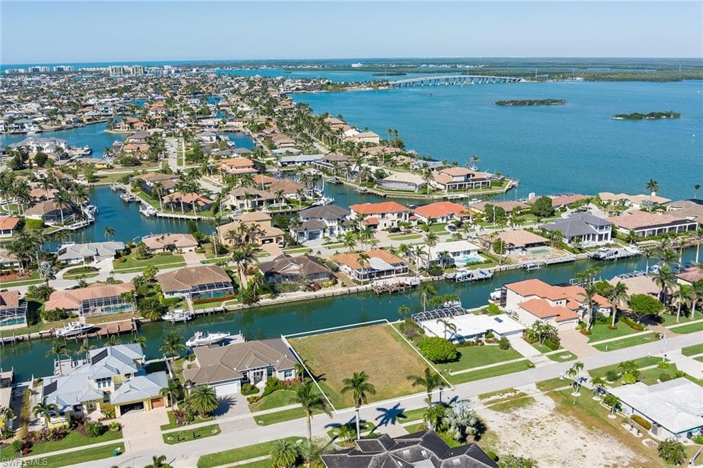 1748 Wavecrest Ct, Marco Island, FL 34145-9