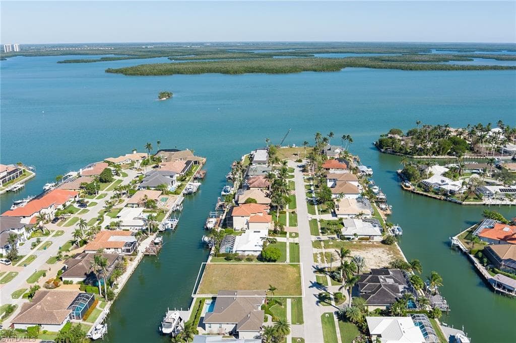 1748 Wavecrest Ct, Marco Island, FL 34145-10