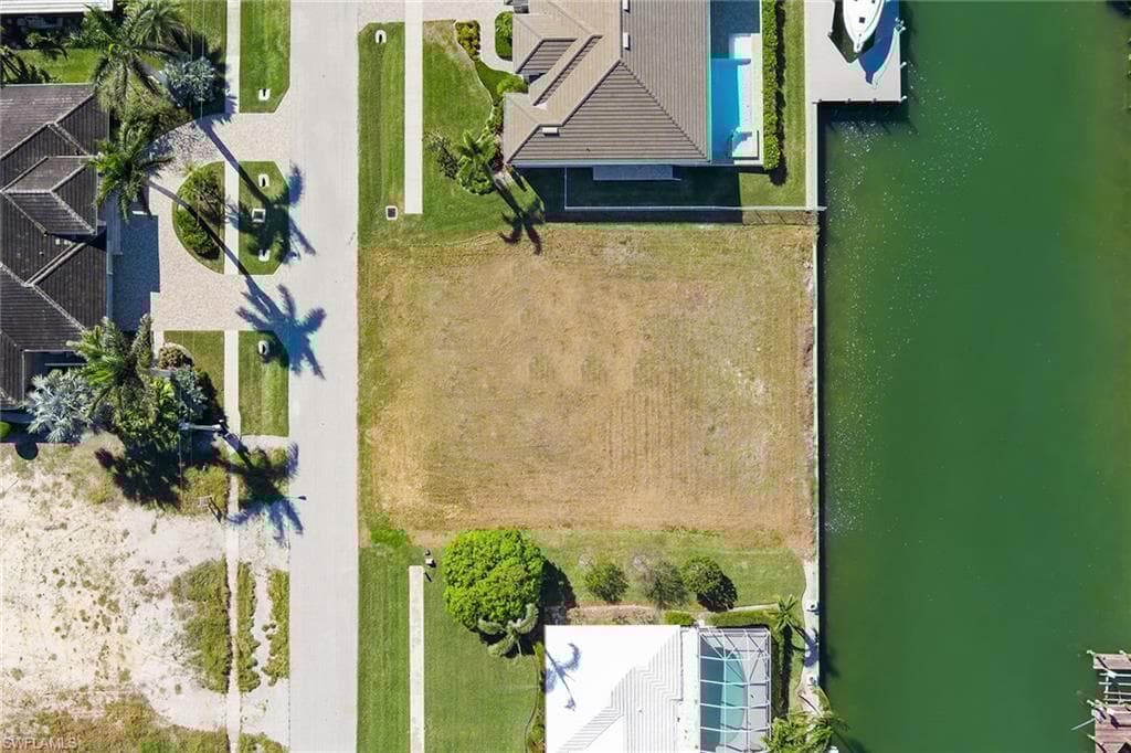 1748 Wavecrest Ct, Marco Island, FL 34145-13