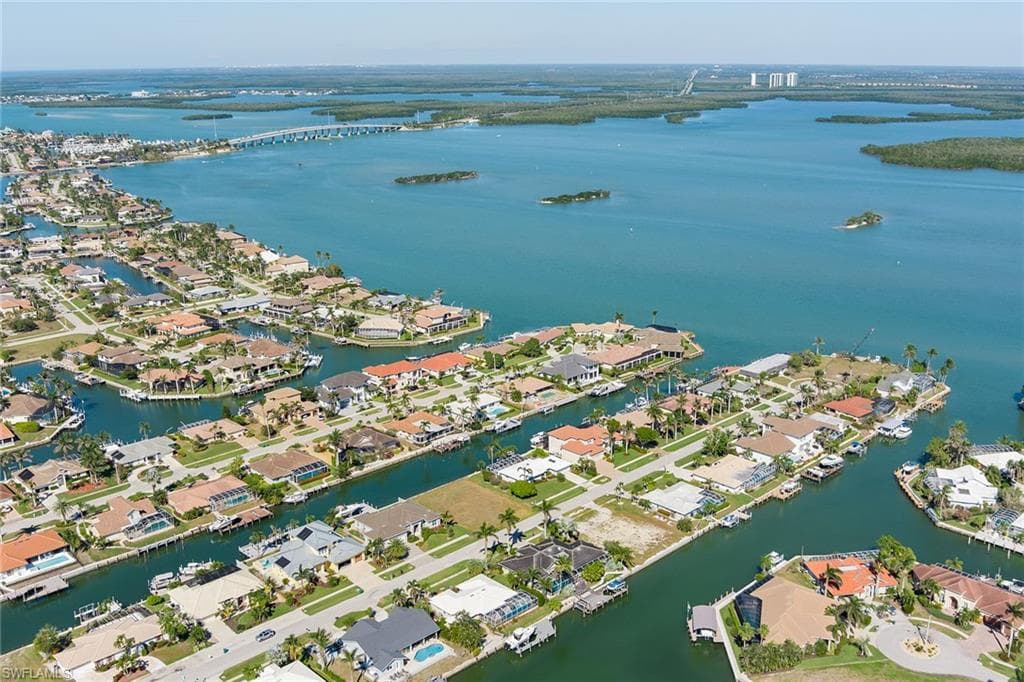 1748 Wavecrest Ct, Marco Island, FL 34145-15