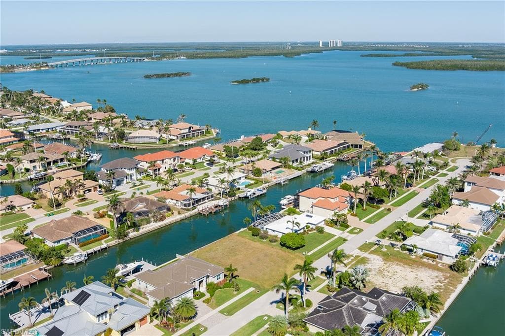 1748 Wavecrest Ct, Marco Island, FL 34145-2