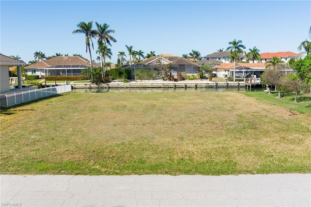 1748 Wavecrest Ct, Marco Island, FL 34145-4