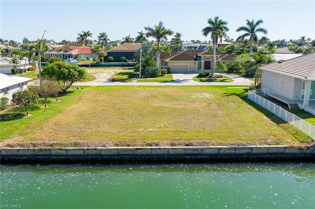 1748 Wavecrest Ct, Marco Island, FL 34145-5