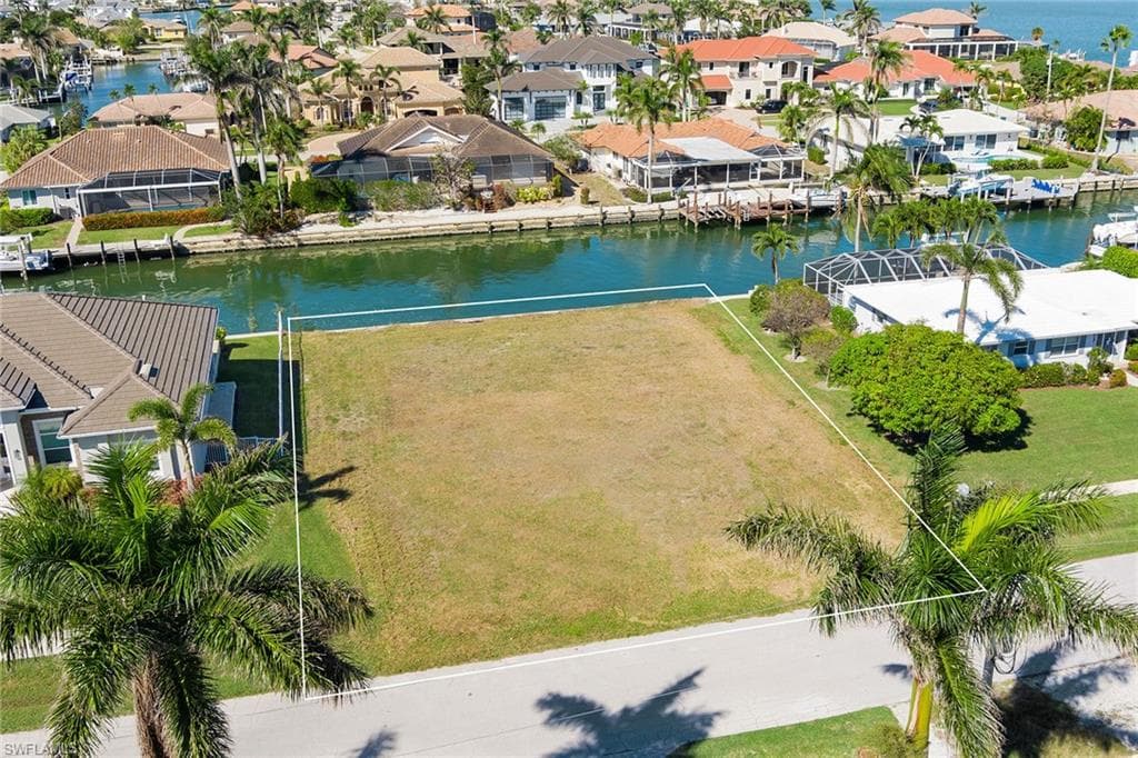 1748 Wavecrest Ct, Marco Island, FL 34145-6