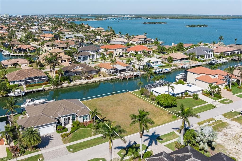 1748 Wavecrest Ct, Marco Island, FL 34145-7