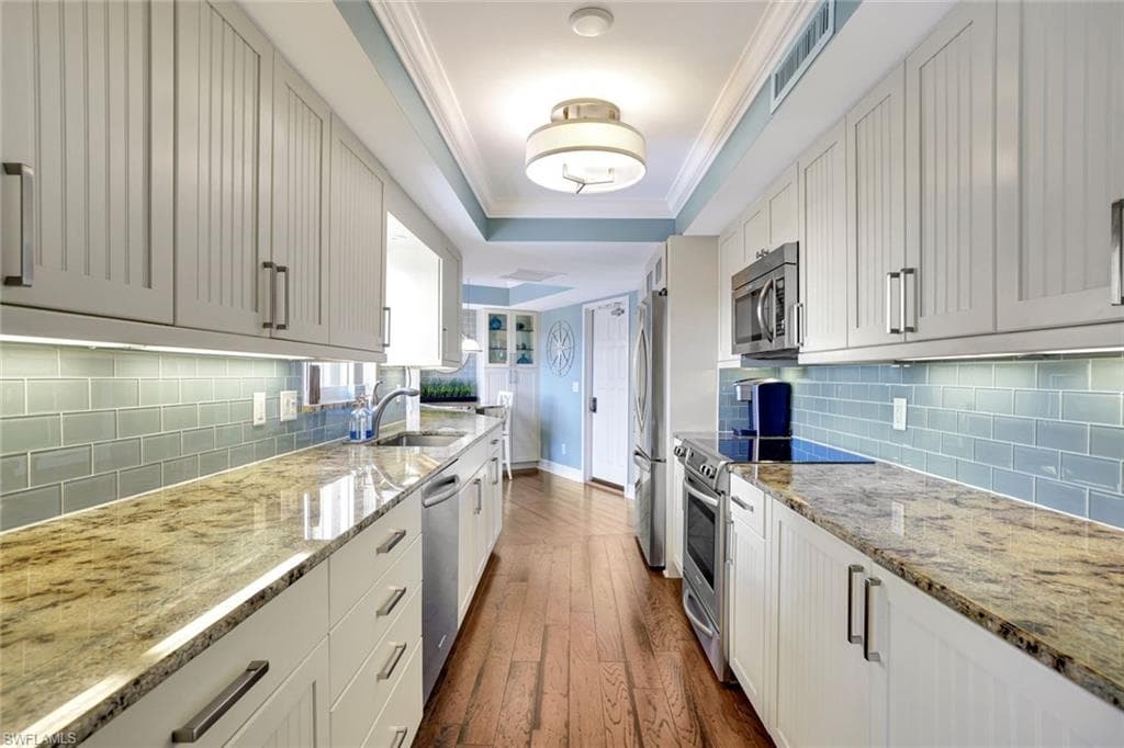 9051 Gulf Shore Dr 603, Naples, FL 34108-10