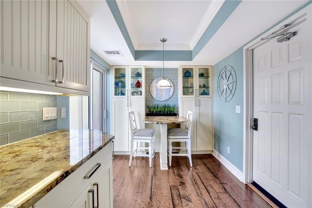 9051 Gulf Shore Dr 603, Naples, FL 34108-11