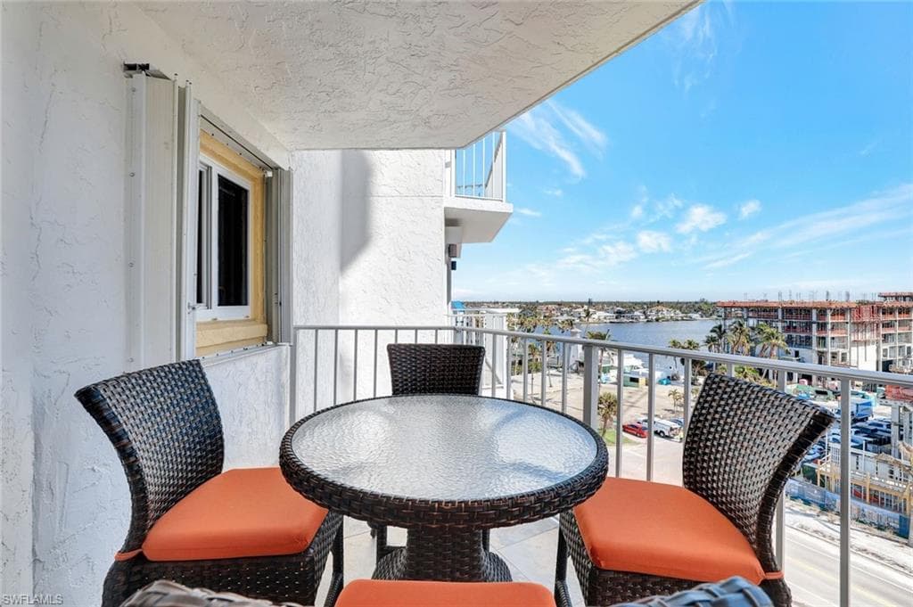 9051 Gulf Shore Dr 603, Naples, FL 34108-13