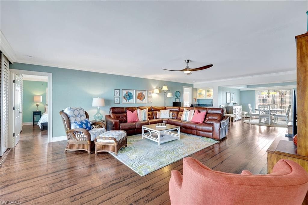 9051 Gulf Shore Dr 603, Naples, FL 34108-4