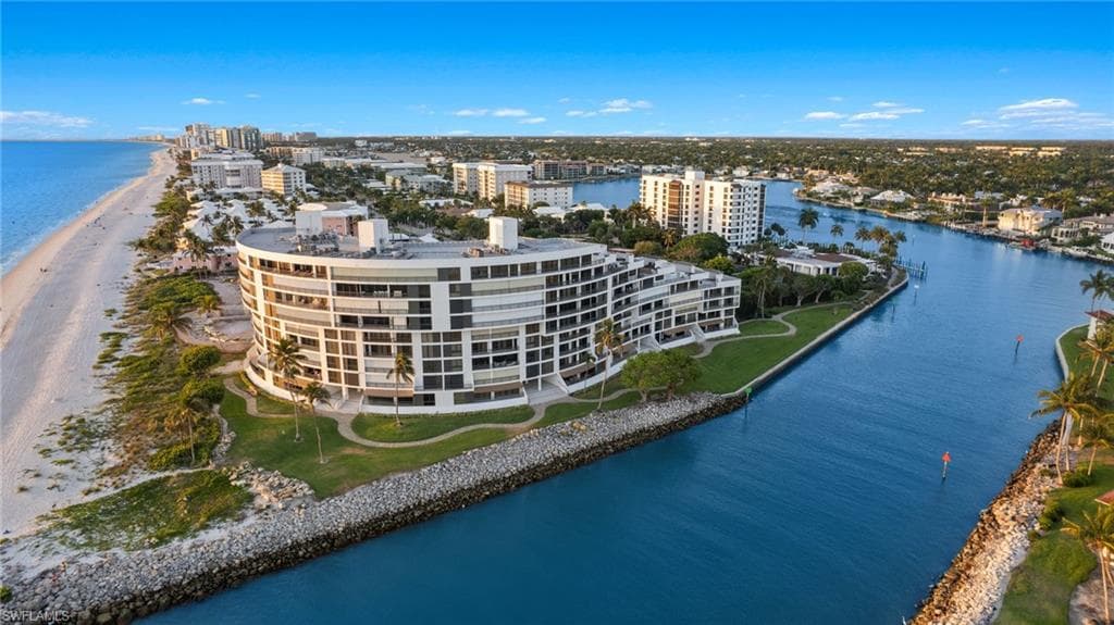 2301 Gulf Shore Blvd N 114, Naples, FL 34103-27