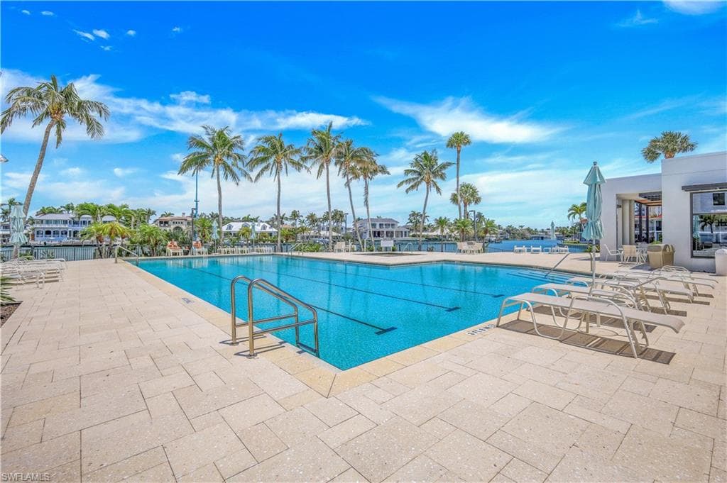 2301 Gulf Shore Blvd N 114, Naples, FL 34103-35