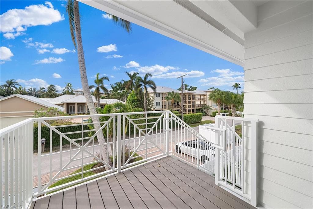 248 4th Ave S D-201, Naples, FL 34102-10