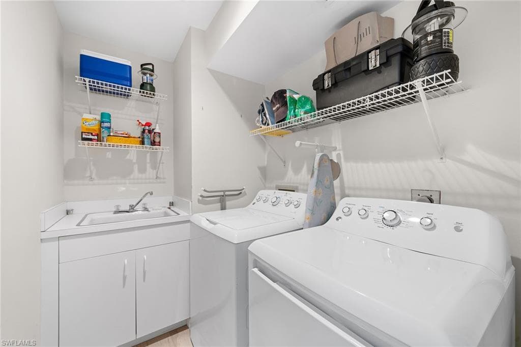 248 4th Ave S D-201, Naples, FL 34102-27