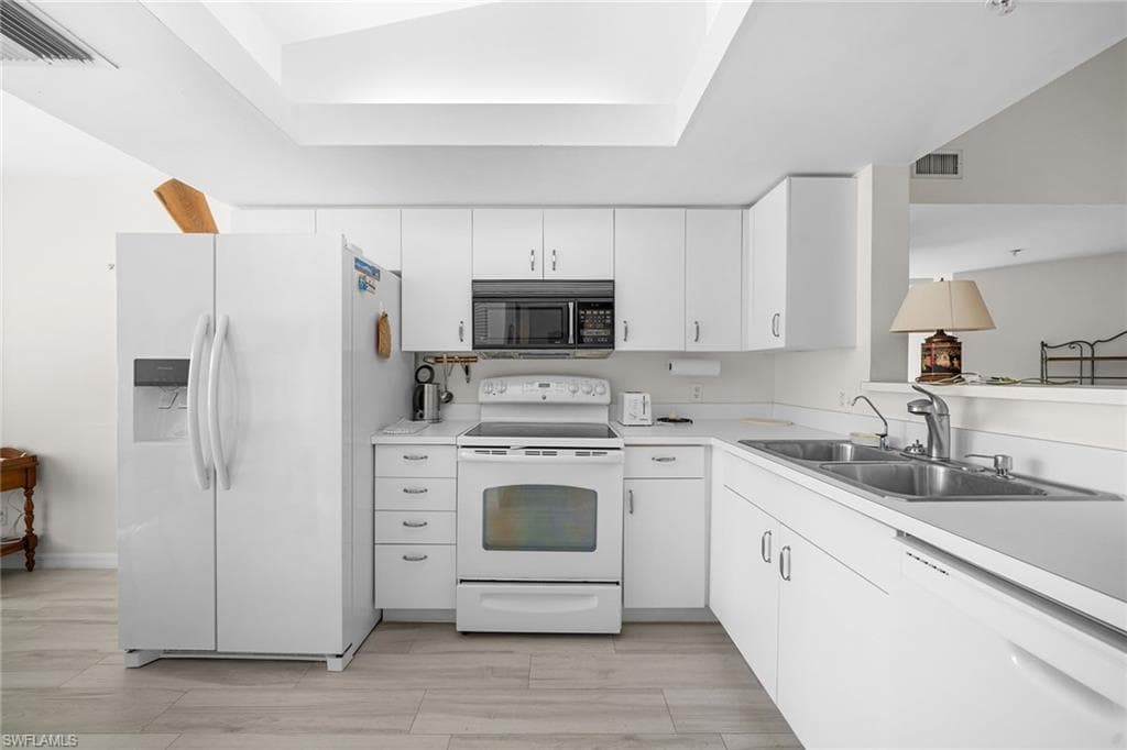 248 4th Ave S D-201, Naples, FL 34102-32