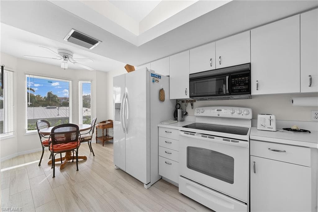 248 4th Ave S D-201, Naples, FL 34102-33