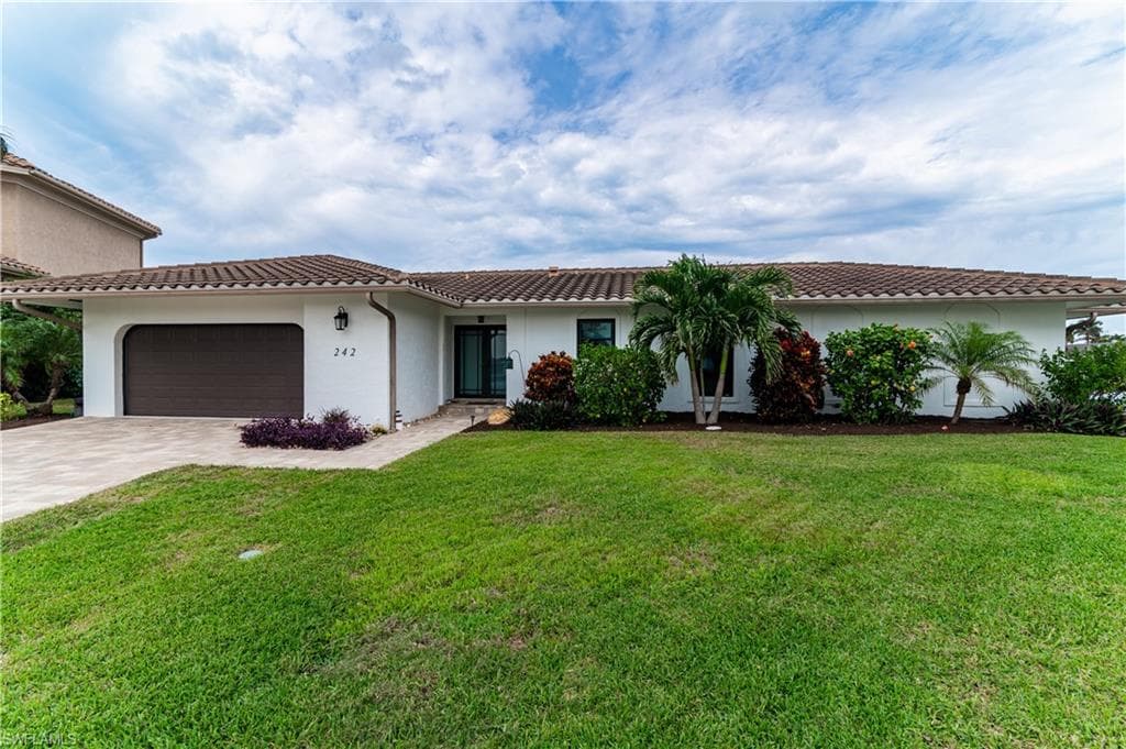 242 Angler Ct, Marco Island, FL 34145-12