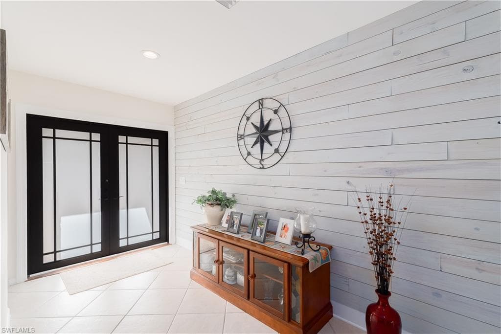 242 Angler Ct, Marco Island, FL 34145-14