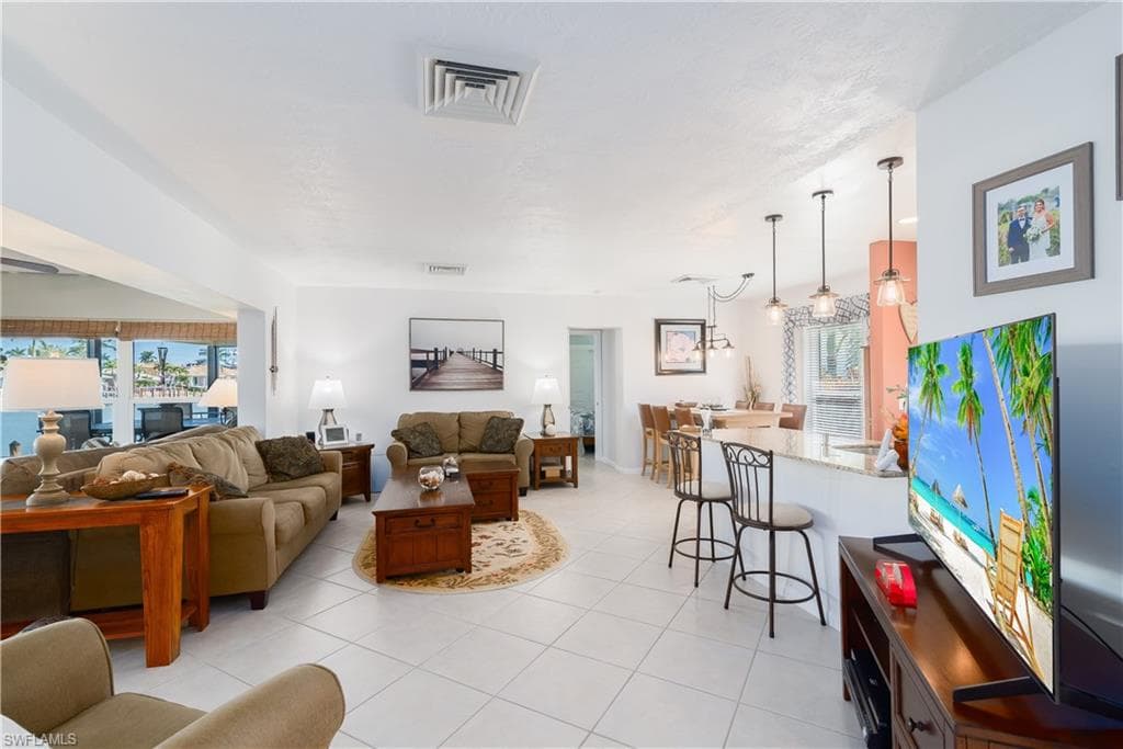 242 Angler Ct, Marco Island, FL 34145-15