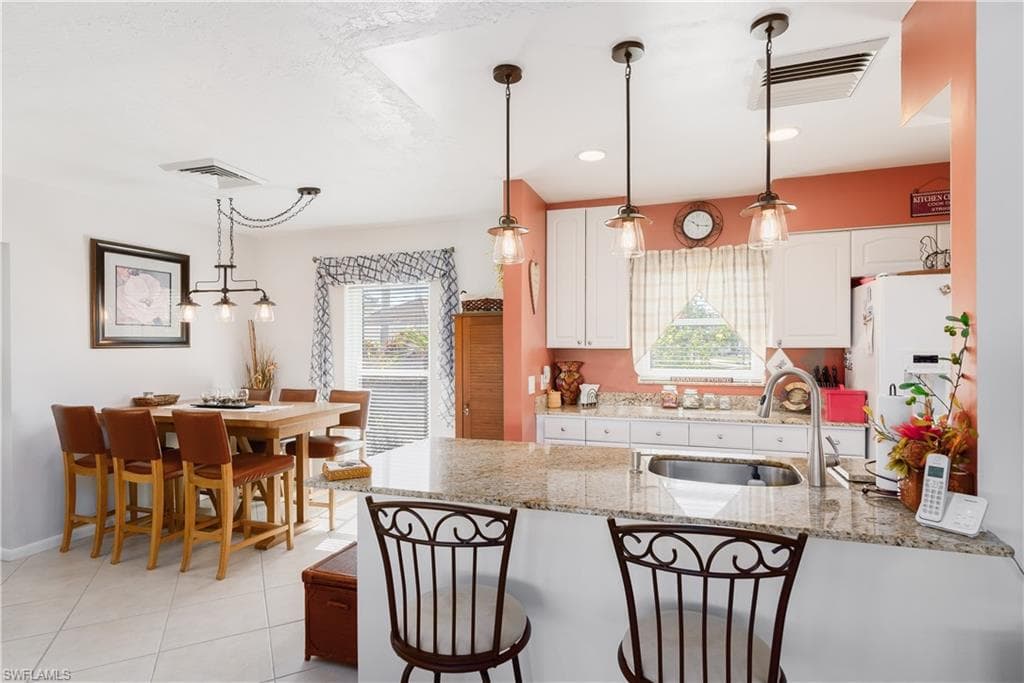 242 Angler Ct, Marco Island, FL 34145-16