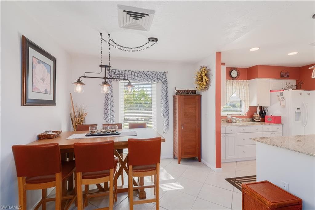 242 Angler Ct, Marco Island, FL 34145-17