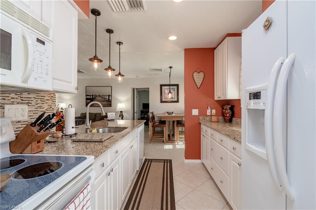 242 Angler Ct, Marco Island, FL 34145-18