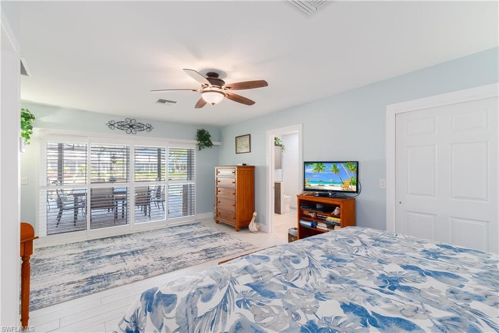 242 Angler Ct, Marco Island, FL 34145-25
