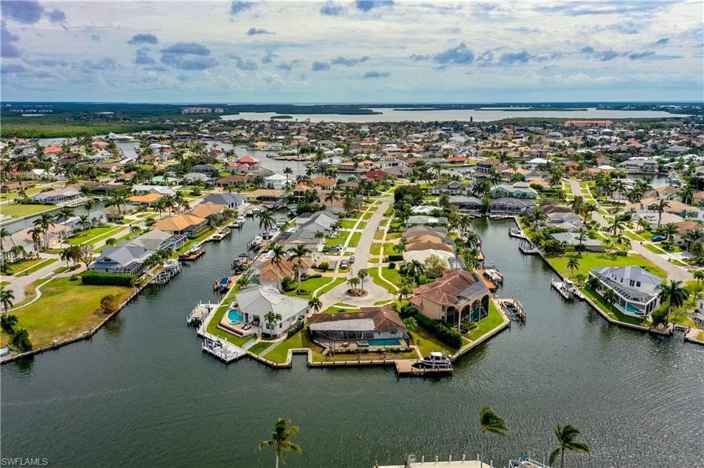 242 Angler Ct, Marco Island, FL 34145-40