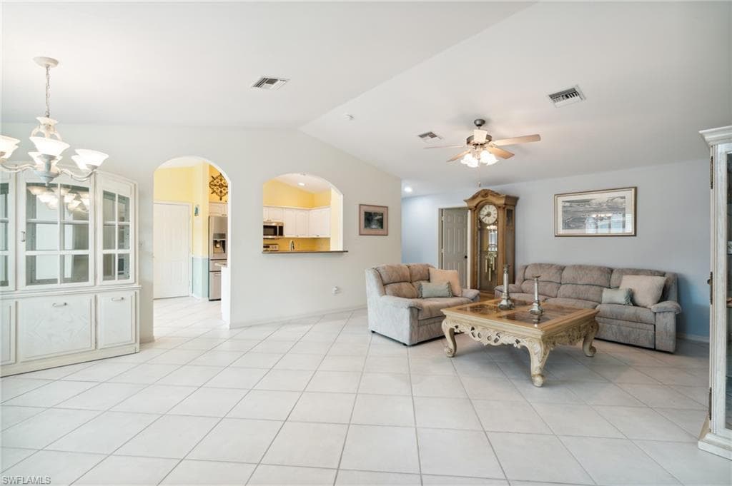 877 Charlemagne Blvd, Naples, FL 34112-4