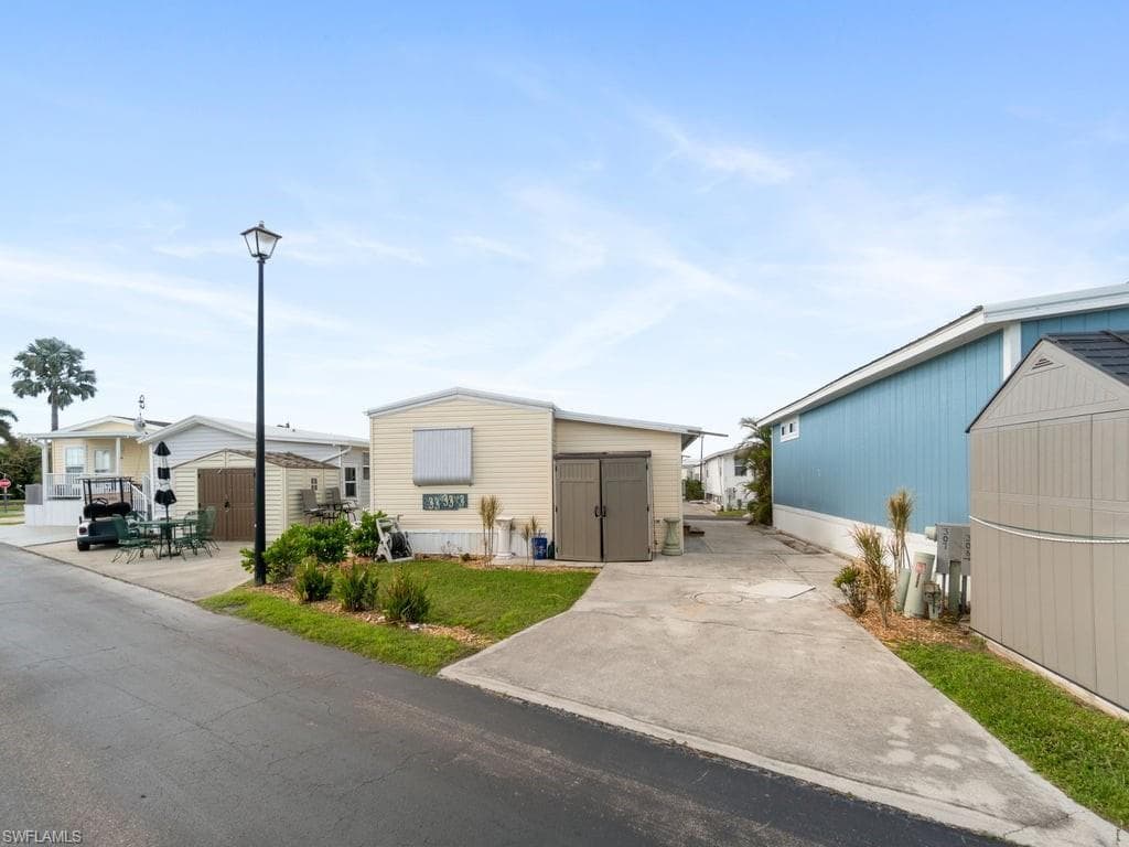11701 Dwarf Ginseng Dr, Fort Myers, FL 33908-4