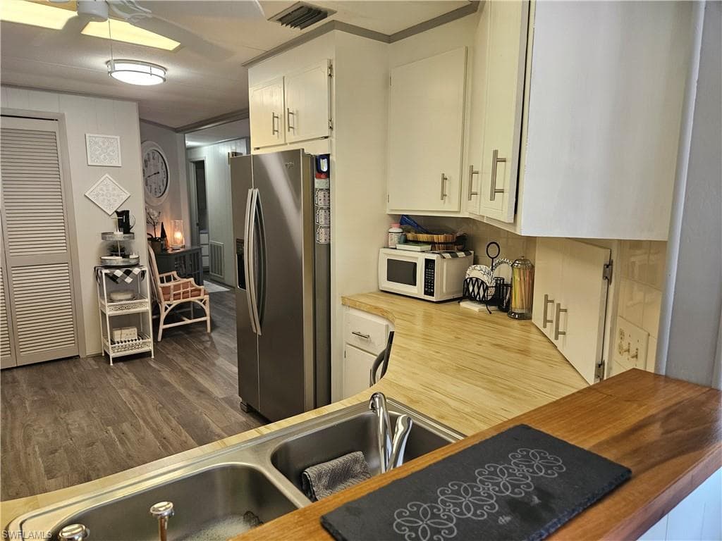 45 Aquamarine Ave 45-q, Naples, FL 34114-22