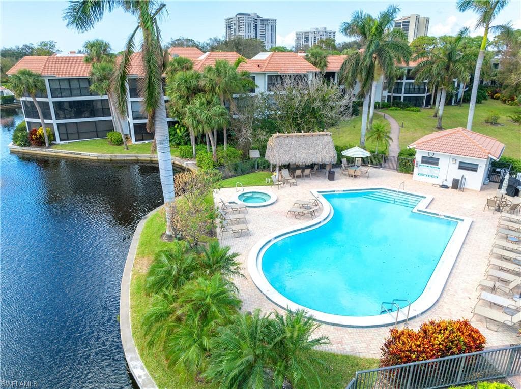 5940 Via Lugano 1-202, Naples, FL 34108-28