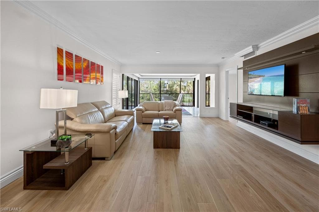 5940 Via Lugano 1-202, Naples, FL 34108-7