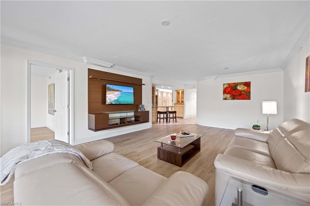 5940 Via Lugano 1-202, Naples, FL 34108-8