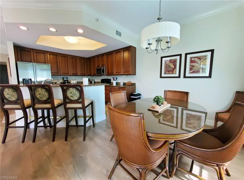 975 Sandpiper St A-104, Naples, FL 34102-9