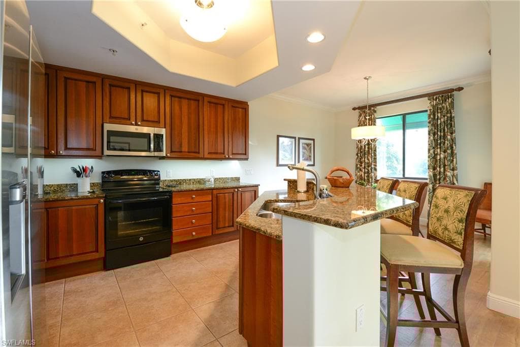 975 Sandpiper St A-104, Naples, FL 34102-11